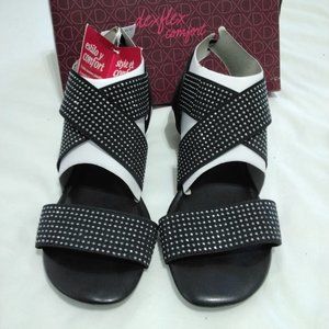 Dexflex Comfort Women Sandals Black Size 7.5 Elastic Straps NEW Pull On
